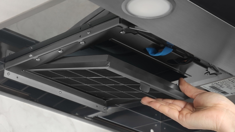 sua-may-hut-mui-hoang-van-thai-1