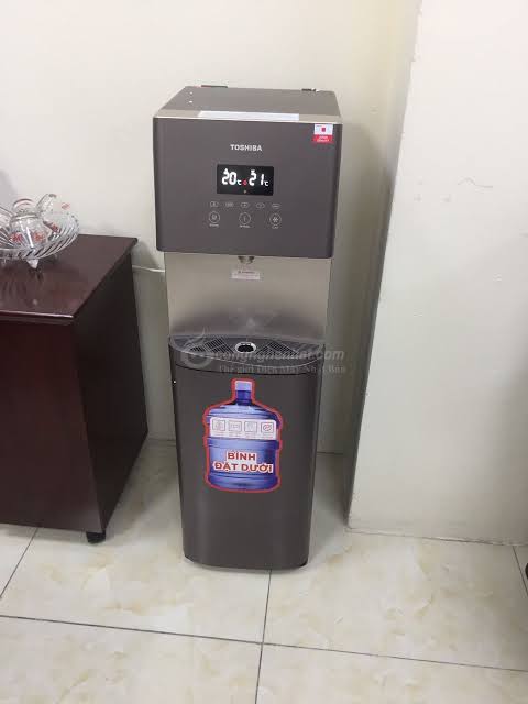 sua-cay-nuoc-nong-lanh-toshiba-1